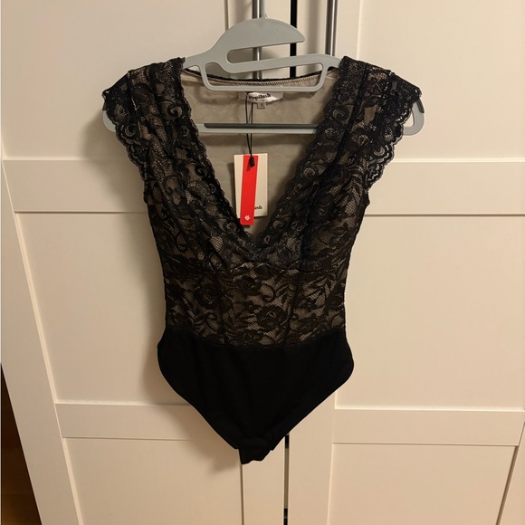 Popilush bodysuit. Brand new with tags - Picture 3 of 4